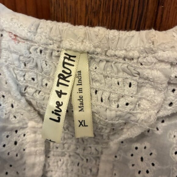 Women's Live 4 Truth White eyelet crop top size XL - Picture 3 of 4